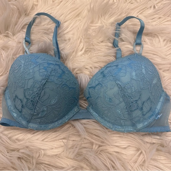 Victoria’s Secret Blue Lace Push Up Bra - Picture 1 of 4